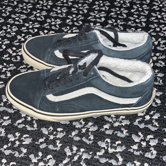 Vans - Picture 2 of 6